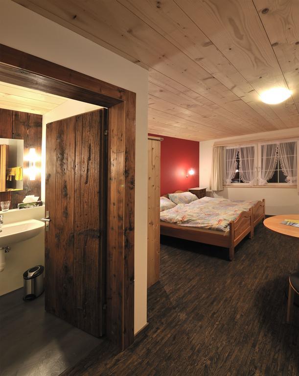 Turbenthal Gastehaus Zum Tulpenbaum Bed & Breakfast エクステリア 写真